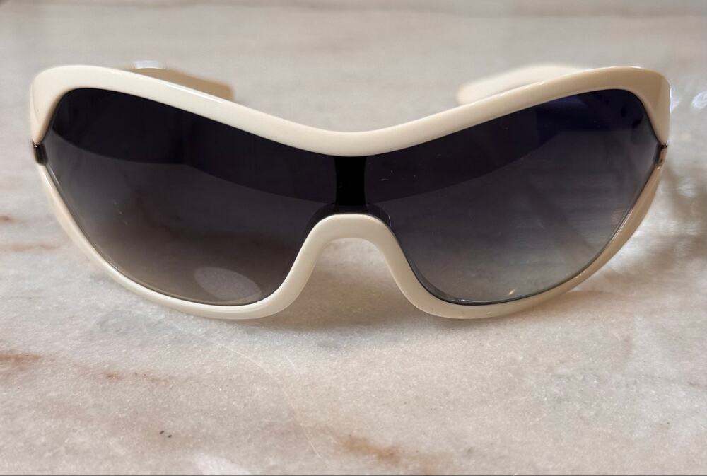 Y2K Vintage Prada SPR 12G Wrap Shield Sunglasses – Off-White 4AO-5D1